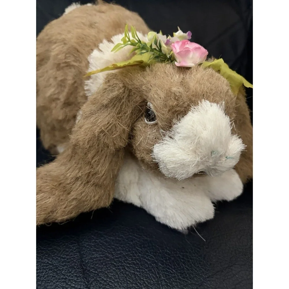 Pier 1 Sisal Straw Girl Bunny Rabbit Flowers Easter Tan & White Laying Decor